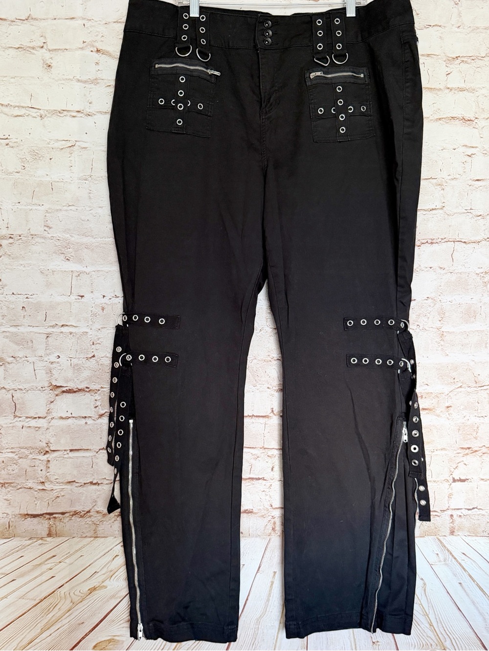 Hot Topic grommet loop canvas goth pants
